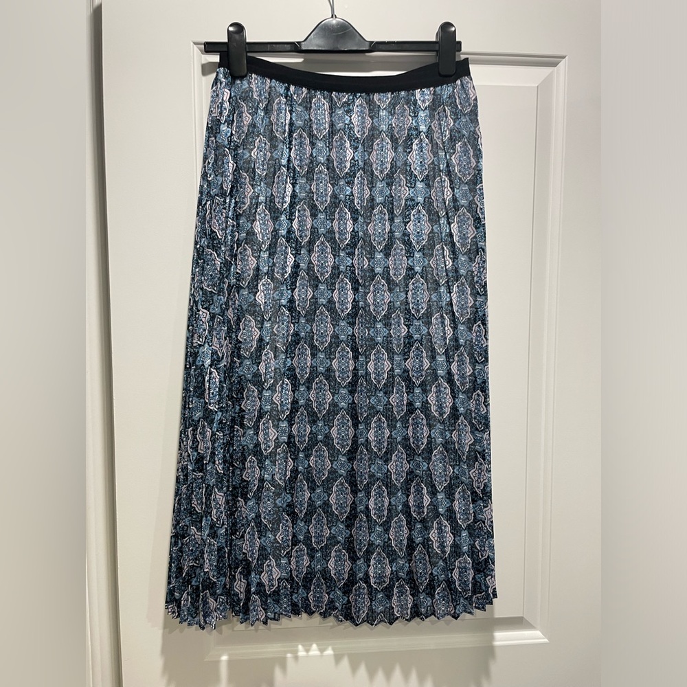 Tahari Midi Pleated Skirt Size 8